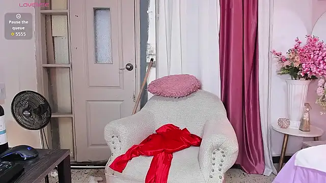 jennaa_milf_'s cam snapshot