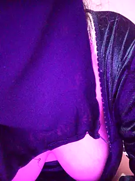 V9_LoSiaa285 live sex cam