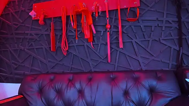 Ivannaakozlov_'s cam snapshot