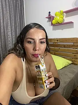 ISIS17_EF's cam snapshot