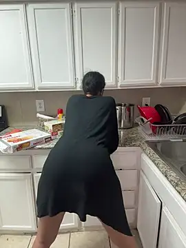 YeahhhitsBreezy live sex cam