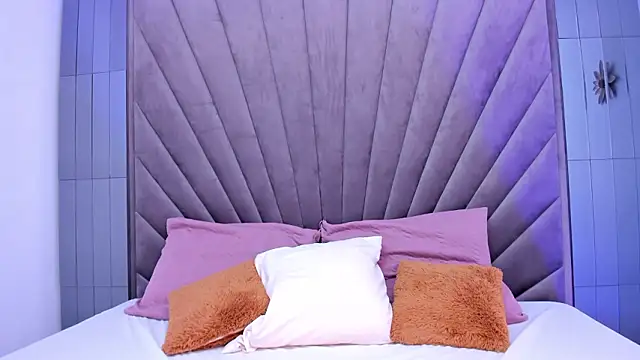 VioletteRoselle's cam snapshot