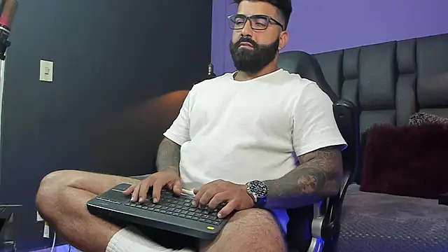 Lyon_vach live sex cam