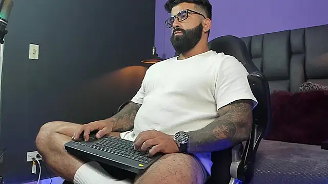 Lyon_vach live sex cam