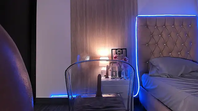 Maddyluxe live sex cam