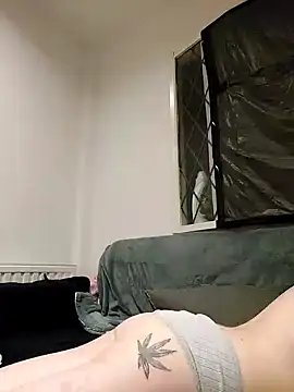 Spatgirl live sex cam