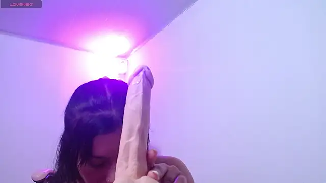 adhara_montiel_'s cam snapshot