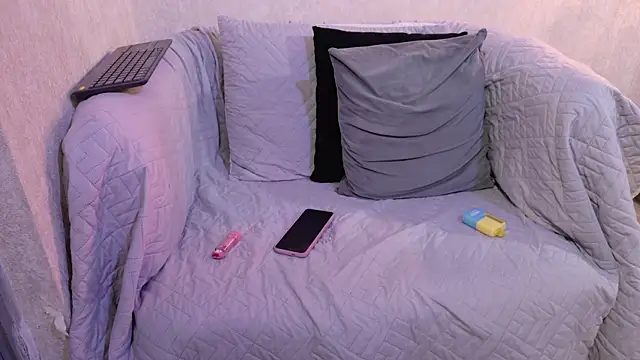 samanthaa_joness_'s cam snapshot