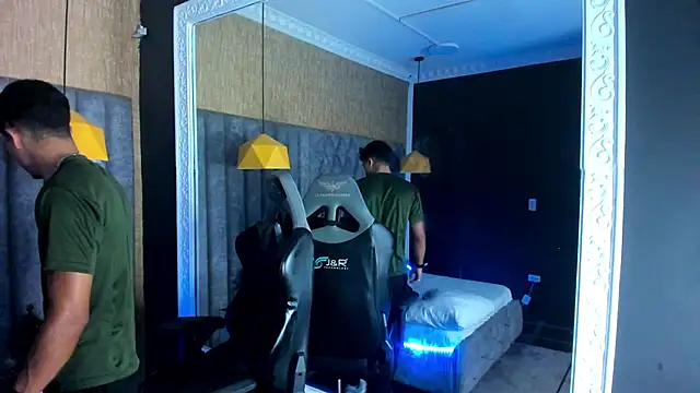 NicolaiKarav live sex cam