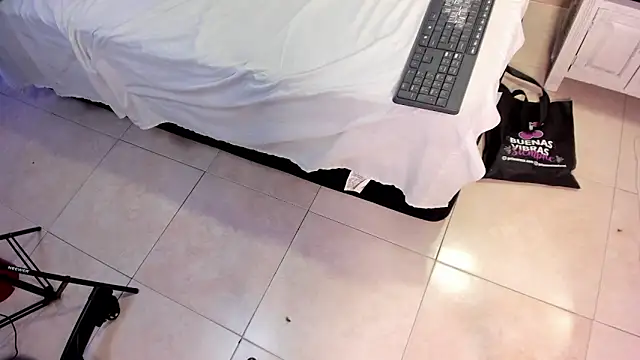 Angel_zafiros's cam snapshot