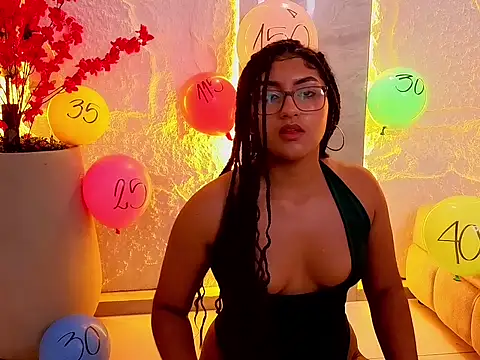 isabella_tp's cam snapshot