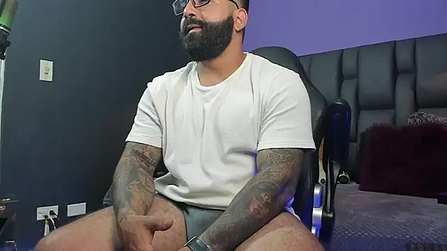 Lyon_vach live sex cam