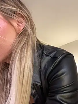 MistressMommyKate's cam snapshot