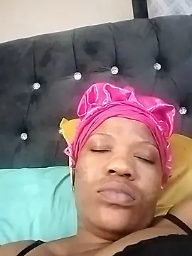 CaramelBoootie's cam snapshot