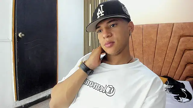 MATHY_ROBERT's cam snapshot