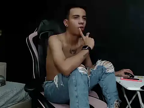 MaximoGrayy's cam snapshot