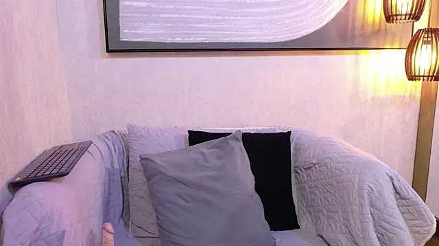 samanthaa_joness_'s cam snapshot