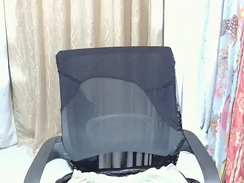 Pink_Scarlet's cam snapshot