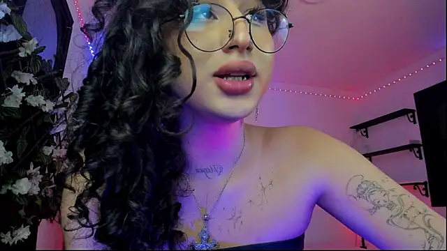Heka_Prudence live sex cam