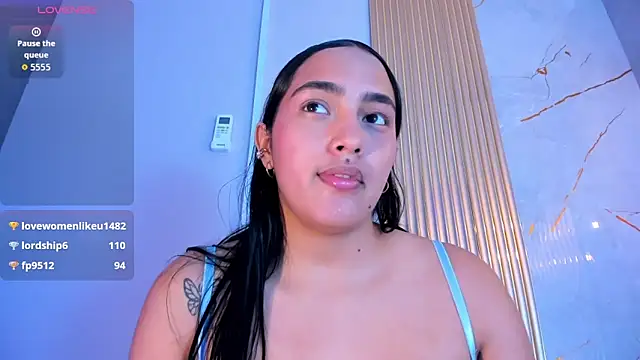 AlanaBlair_'s cam snapshot