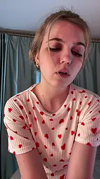 FannyRayy's cam snapshot