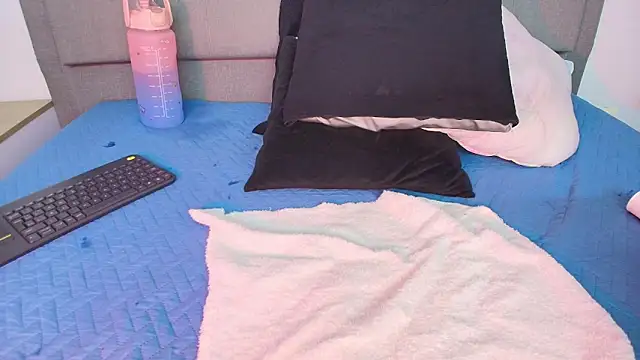 saray_reesee's cam snapshot