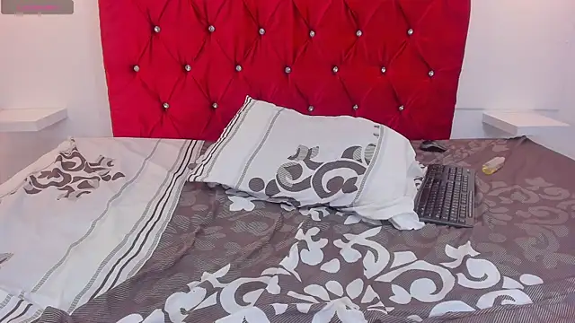 Iamcami_'s cam snapshot