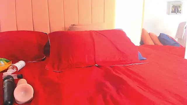 rose_thompson19's cam snapshot