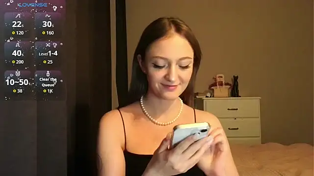 white_liillyy's cam snapshot