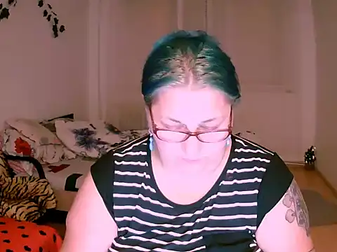 BlondyBigBoobs's cam snapshot