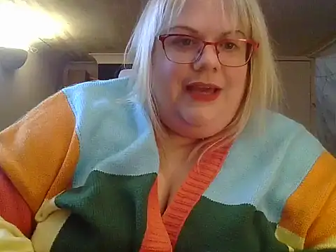 Kinkyhousewife83's cam snapshot