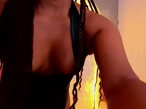 isabella_tp's cam snapshot