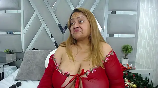 MonzerratBoyer's cam snapshot