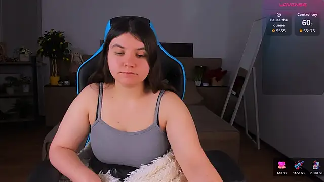 Viola__Shy's cam snapshot