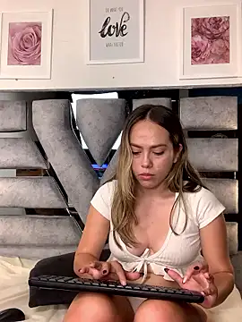 valery_and_Dani_'s cam snapshot