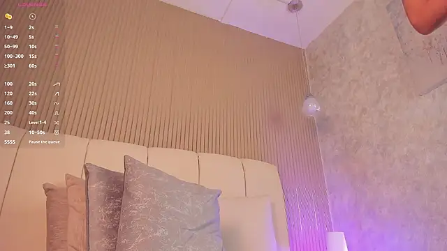 Ivana_Hall's cam snapshot