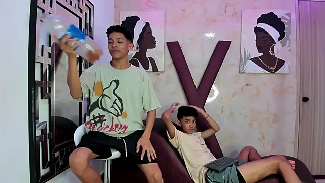 EMPIRE_BOYS1's cam snapshot