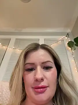 LoveShae_'s cam snapshot