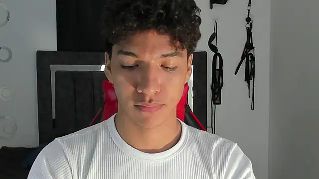 Maximiliano_Khalil's cam snapshot