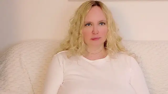 Sarah4you's cam snapshot