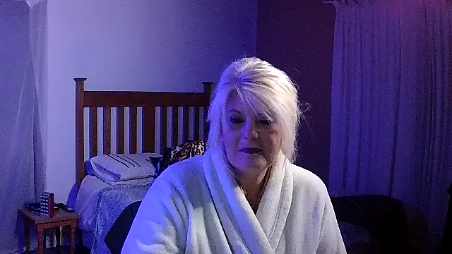 Miahotmilf's cam snapshot