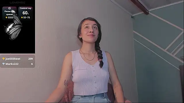 Lucy-Bluesea live sex cam