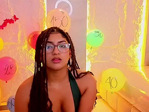 isabella_tp's cam snapshot