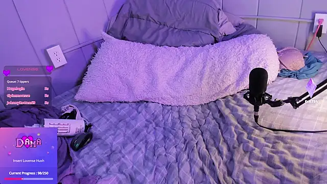 DamaDevotchka's cam snapshot