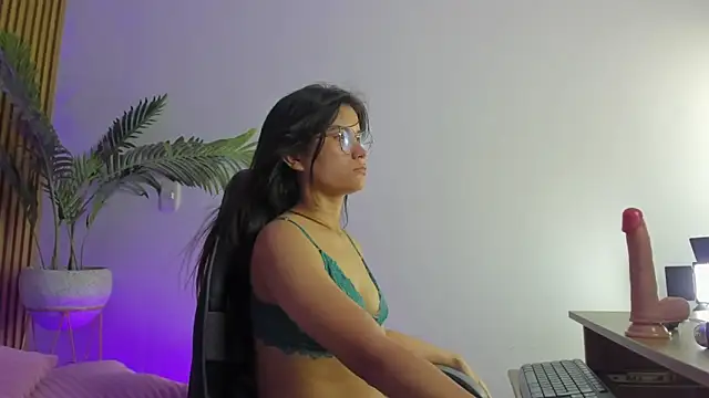 scarlett_rosse_x's cam snapshot