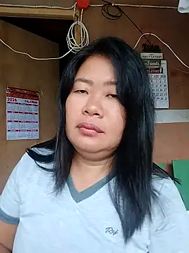 Lovelywoman43 live sex cam