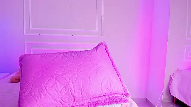 KylieGomeez's cam snapshot