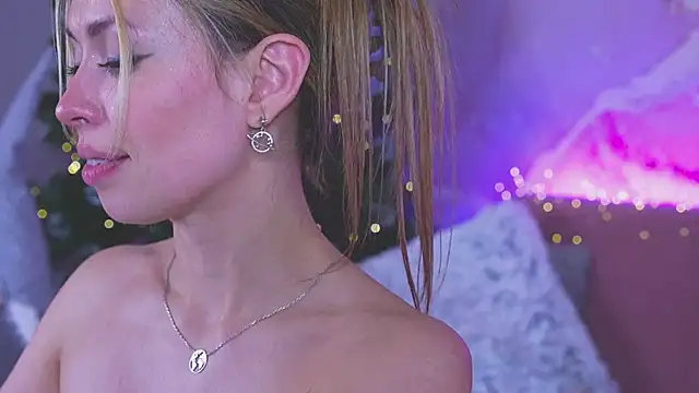 MayaRayy's cam snapshot