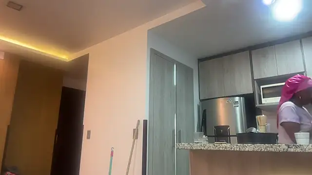 ChocolateCakeQueen live sex cam