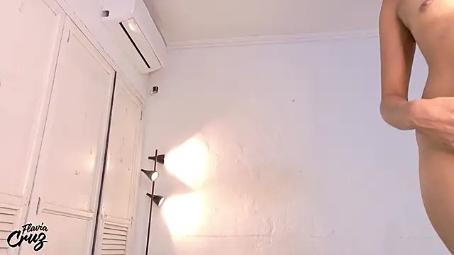 flavia_cruz live sex cam